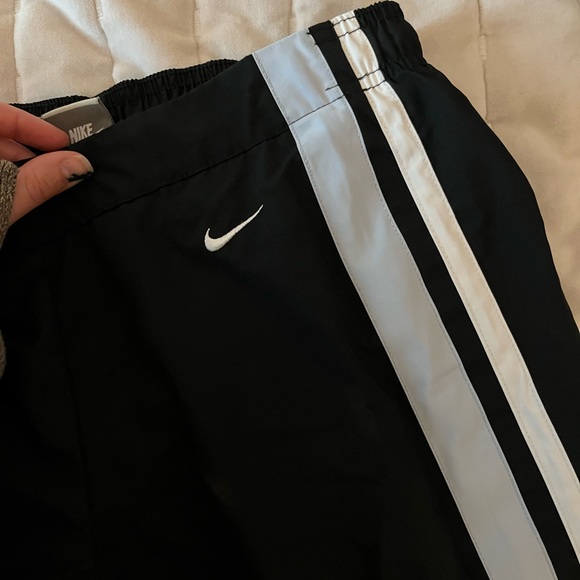 Nike Windbreaker Pants - Picture 2 of 4
